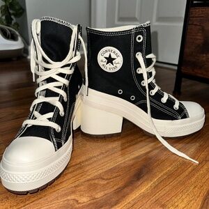 CHuck Taylor Converse sneaker with heel